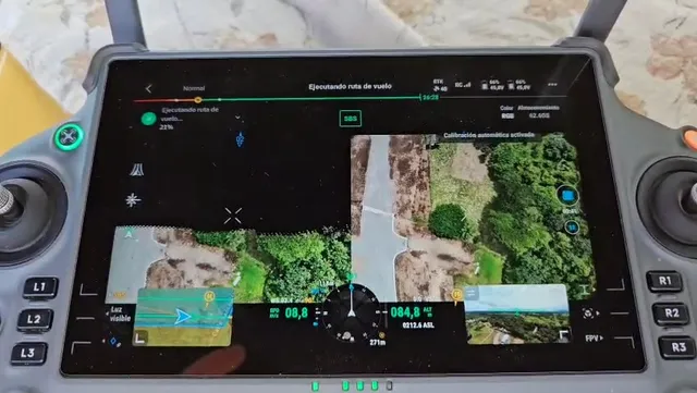 Control del dron de Topografía Urbana ejecutando una ruta de vuelo en campo